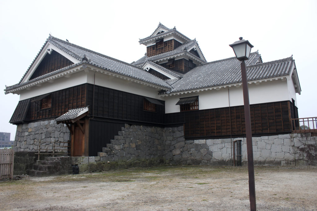 飯田丸五階櫓を飯田丸の内側からみる