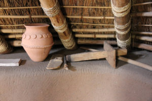 竪穴住居の内部