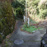 長崎市本河内3丁目。街道は左