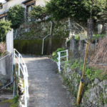 すごく細い旧街道(本河内2丁目)