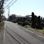 松原長崎街道の墓が並ぶ通り(大村市松原本町)