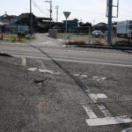 街道を分断する国道34号線(皆同町)