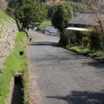 次のT字路を右へ(岩松町)