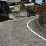 立派なお屋敷が目立つ街道の急斜面(木場1丁目-久原2丁目)