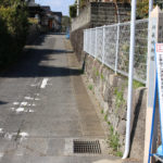 街道と道標(須田ノ木町-玖島2丁目)