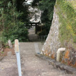 大神宮神社の階段を登っていく(大里町106)