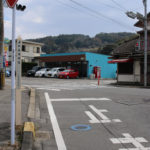 国道34号線をわたって街道を進む(大里町)