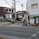 国道34号線が街道を横切る(矢上町)
