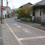 島原街道と合流した長崎街道をそのまま進む(矢上町)