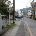 矢上神社を後に街道を進む