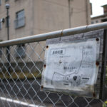 手作りの長崎街道の道標。地図が書かれており、現在地と進路が確認できる(田中町)