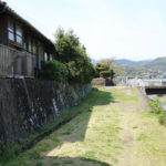 街道沿いの趣のある建物の裏側(古賀町775付近)