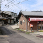 街道。郵便ポストがある。(東彼杵町里郷2352-1)