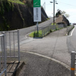 国道(右)から街道(左)が分岐(東彼杵町里郷1886-2付近)