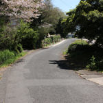 街道の下り坂(千綿宿郷77付近)