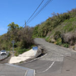 街道(右側)と国道(左側)が交差(千綿宿郷23-2付近)