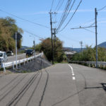 国道(左)と街道(右)(千綿宿郷：信号テクノパーク入口付近)