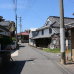 旧土肥家を後にし街道を進む(千綿宿郷1086付近)