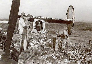 中国前線基地の破壊されたC87輸送機