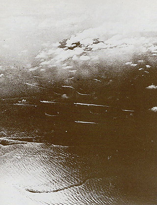 シブヤン海で米第38機動部隊の第1次攻撃を受ける栗田艦隊